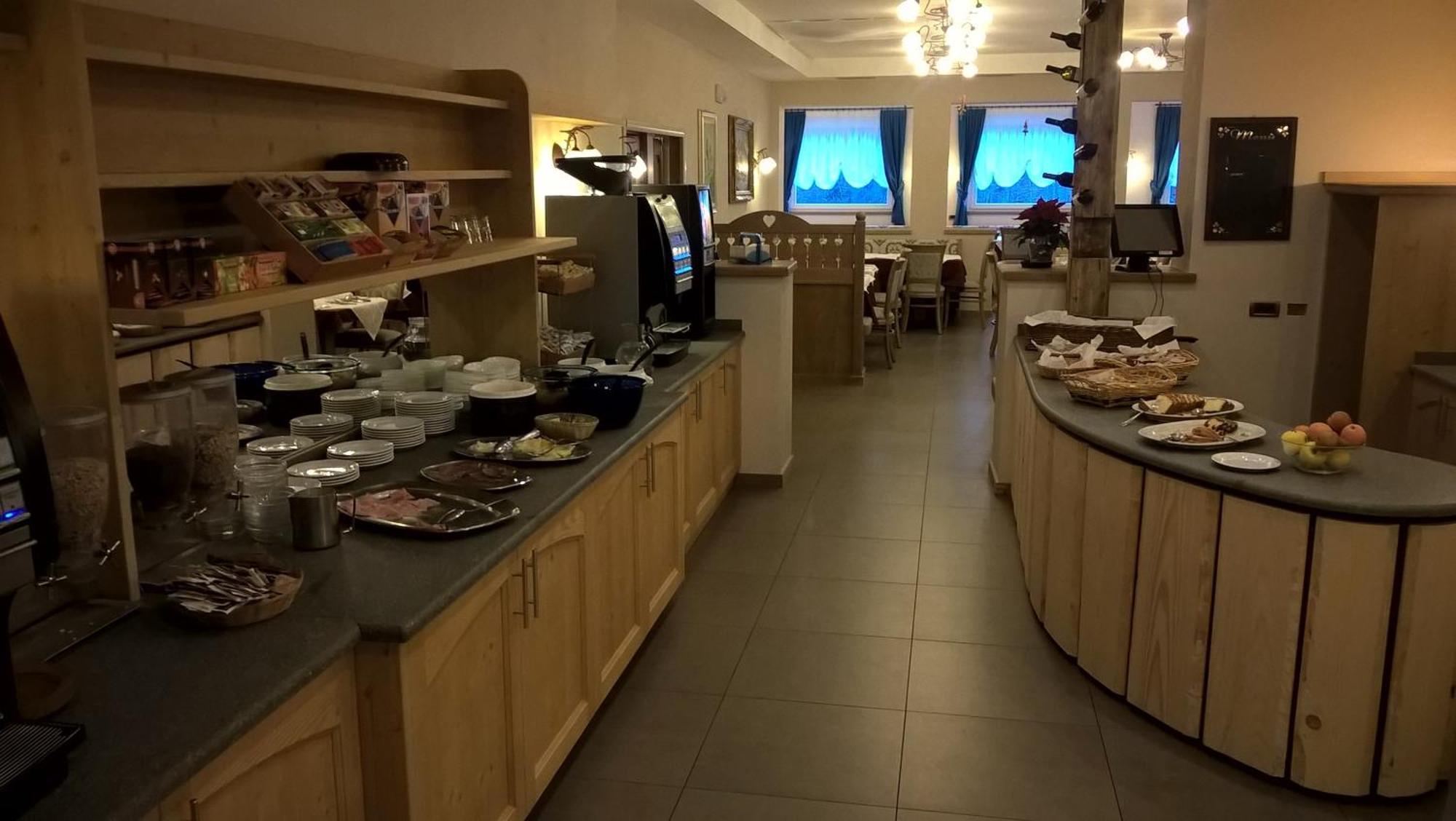 Park Hotel Avisio Сорага Екстериор снимка