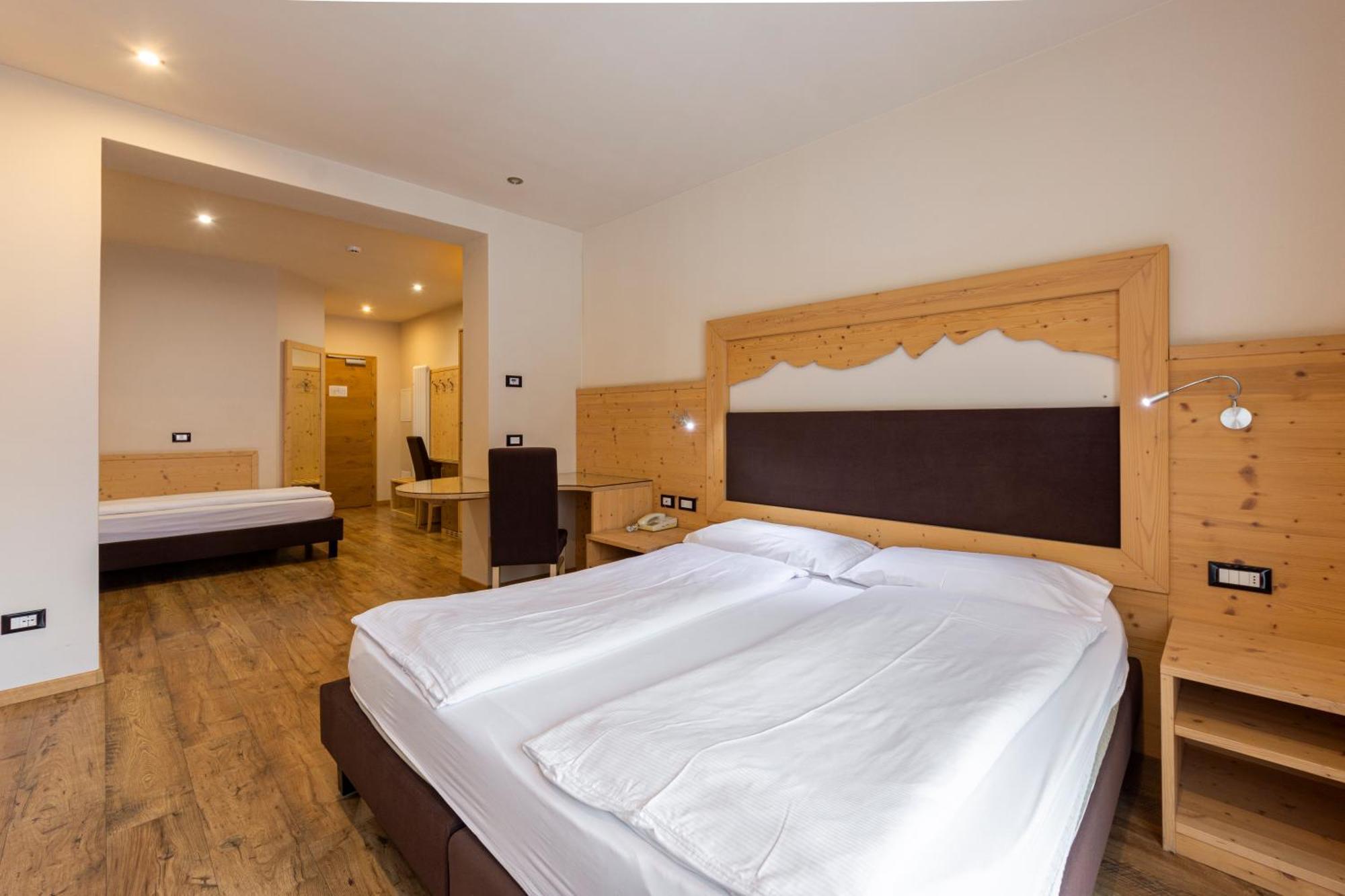 Park Hotel Avisio Сорага Екстериор снимка