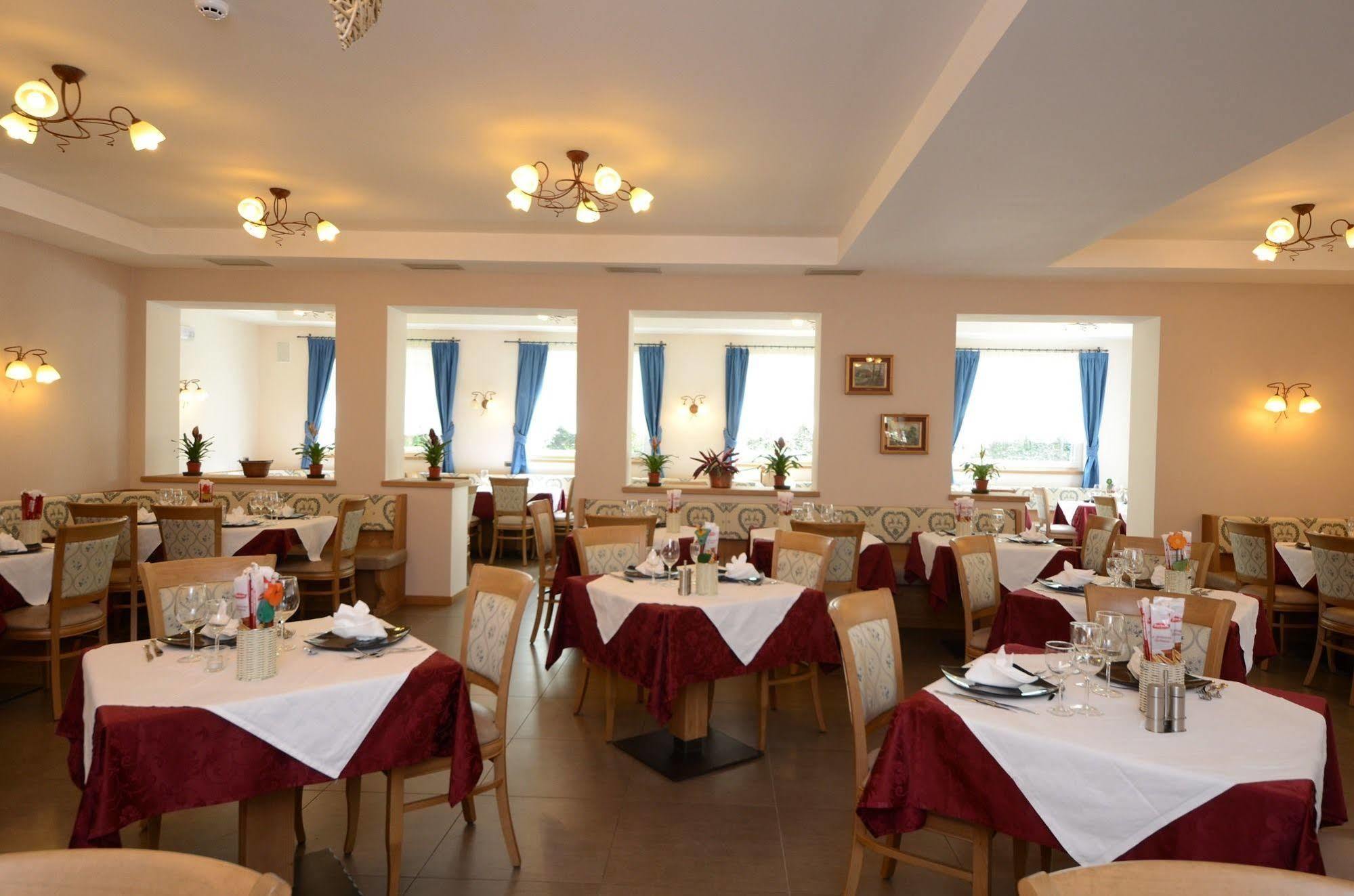 Park Hotel Avisio Сорага Екстериор снимка