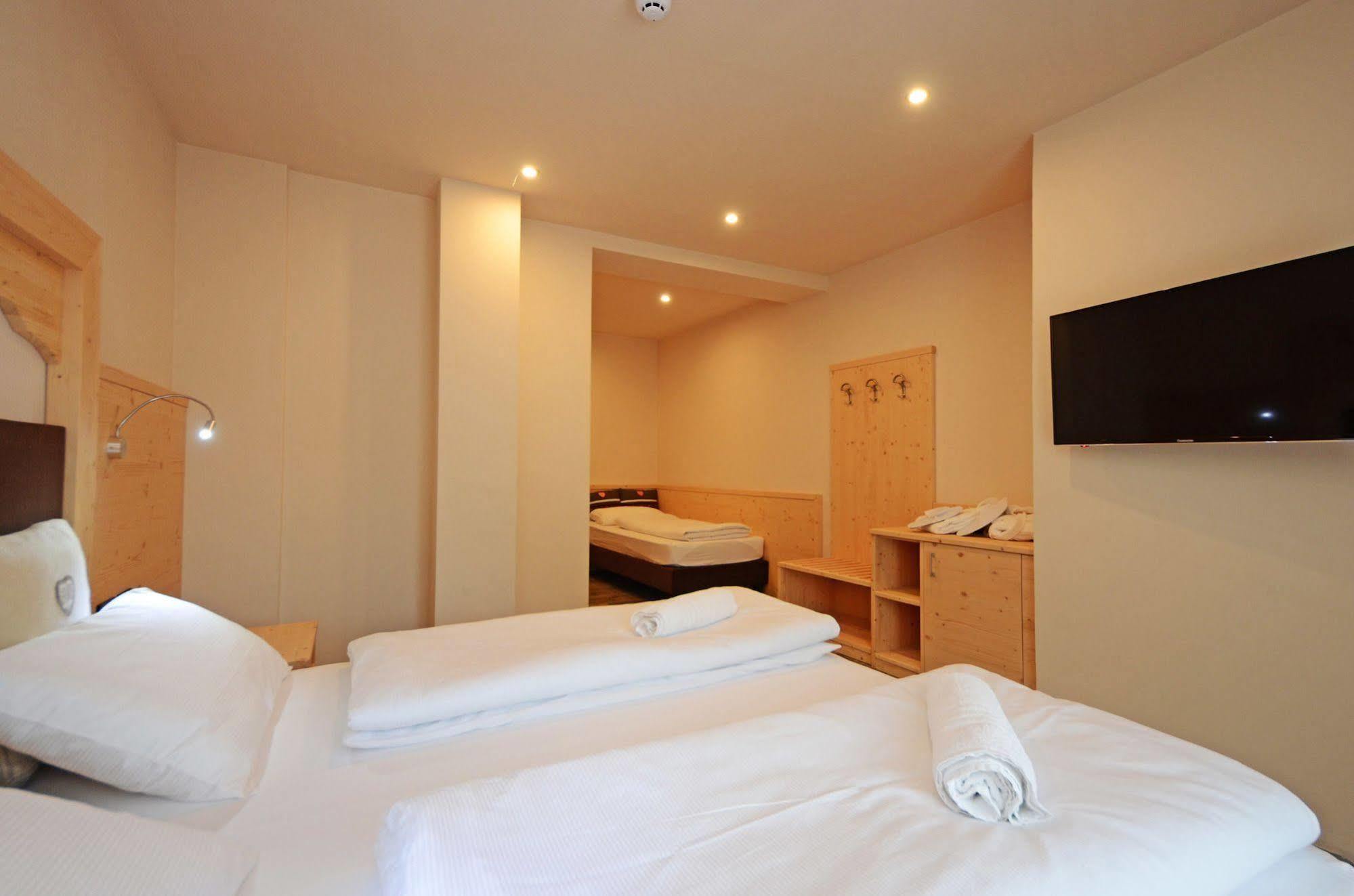 Park Hotel Avisio Сорага Екстериор снимка